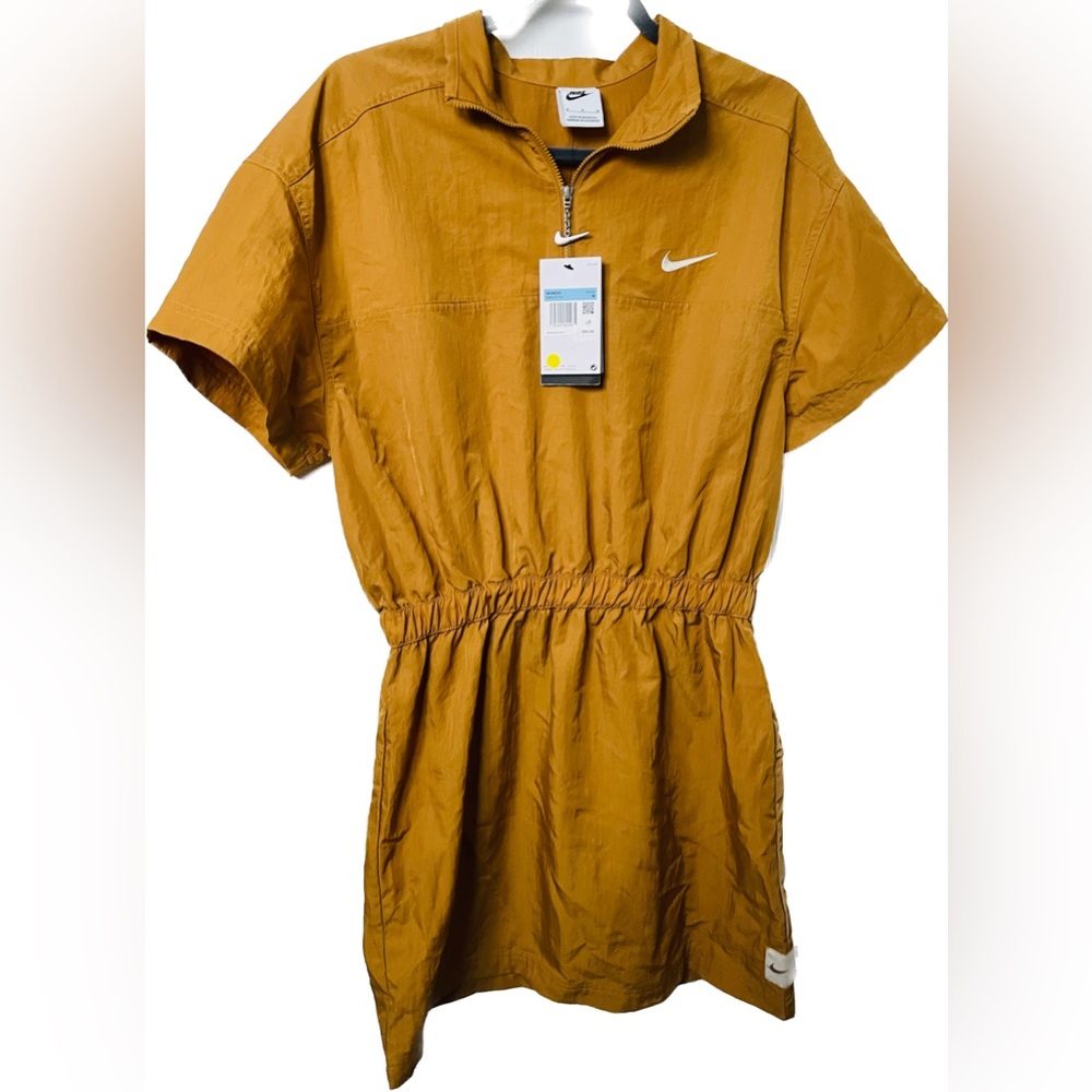 Nike Sportswear Swoosh Woven Dress Desert Ochre DM6197-754 Women’s Size M NWT
